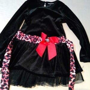 𝅺girls long sleeve velour dress. Size 5.